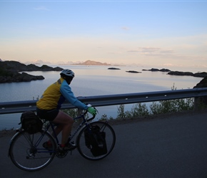 There is a cyclepath from Solvaer to Kabelvag