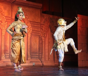 Golden Mermaid dance dance in Phnom Pehn
