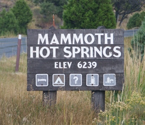 Welcome to Mammoth Hot Springs