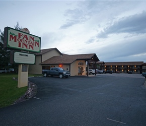 Fan Mountain Inn