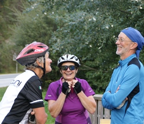 Carel, Linda and Barney on cycle path D2