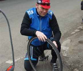 Kevin fixes Siobhans puncture