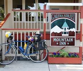Colins bike outside our accommodation at Galena Mountain Inn